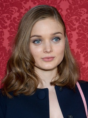Geputzt Bella Heathcote's Frisur Spitzefront Perücke Geputzt Bella Heathcote's Frisur Spitzefront Perücke