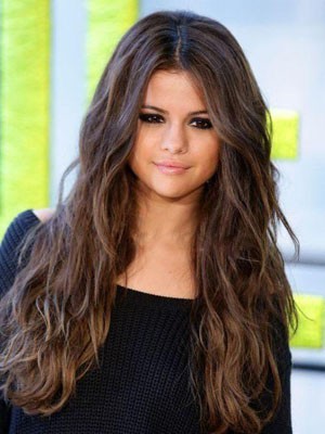 Scharmante Selena Gomez Frisur Echthaar Perücke