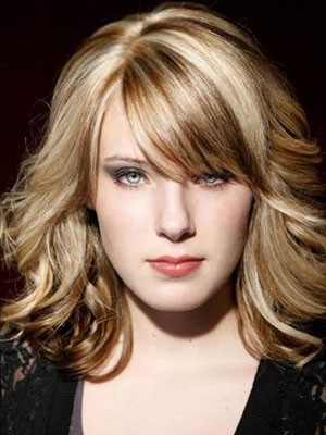 Bewundernswerte Wellig Echthaar Spitzefront Perücke