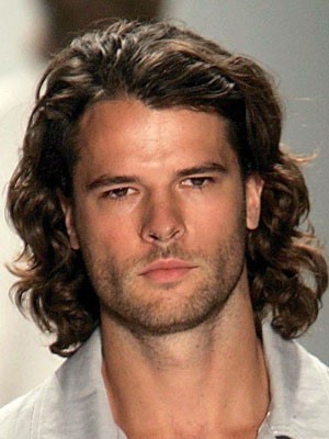 Prima Wellig Echthaar Spitzefront Perücke